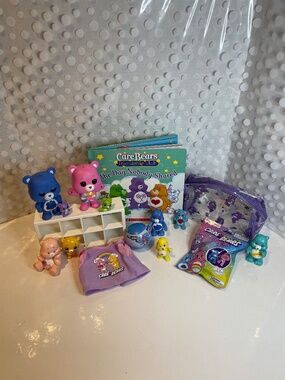 Care Bear ❤️🌈Book & figures bundle